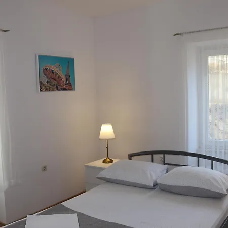 Cetina Apartment *