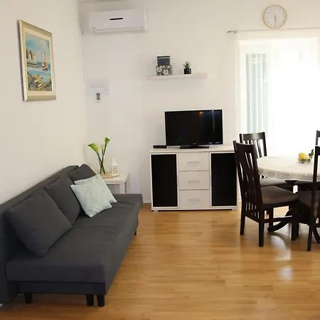 Cetina Apartment *